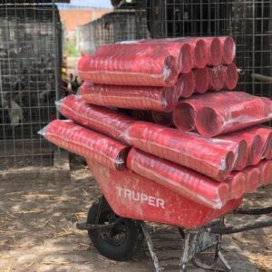 Feed cups and water cups